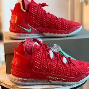 Nike LeBron 18 X-Mas Christmas in LA Red Size 12 Basketball Sneakers